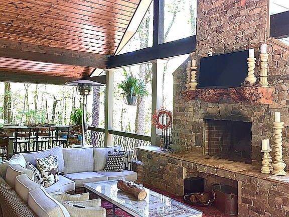 Covered upper level porch