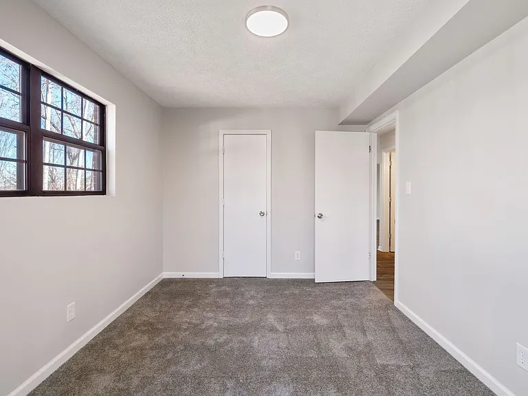 Blueberry Hill Apartments — Photo 48