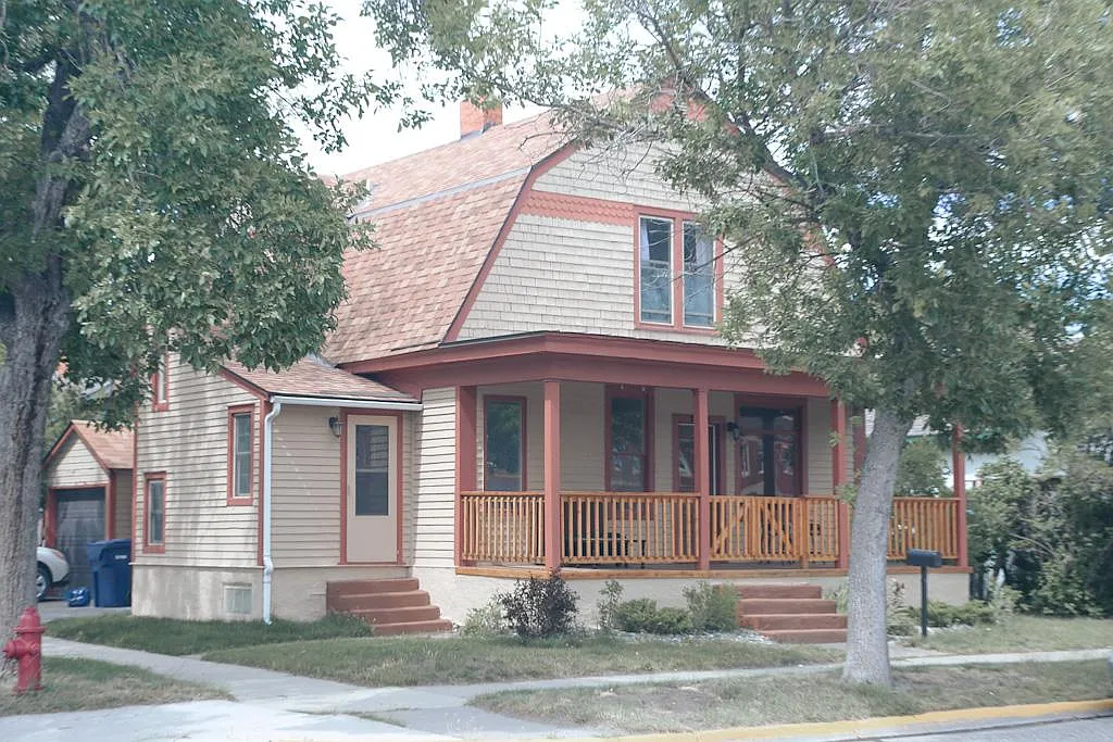 3 bed, 2100 sqft, $2,500 — Photo 1