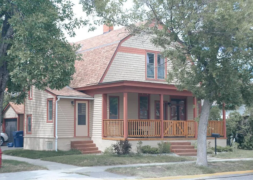 228 W Front St