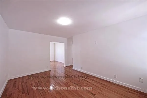 Rented by R New York | media 10