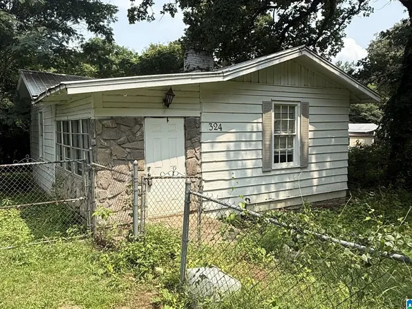 324 Railroad Ave, Adamsville, AL 35005
