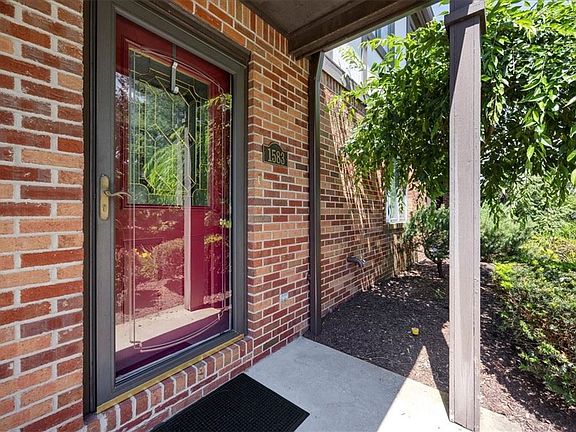 3rd image of 1583 Stone Mansion Dr