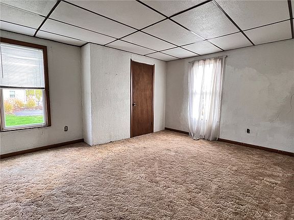 5th image of 430 Elder St