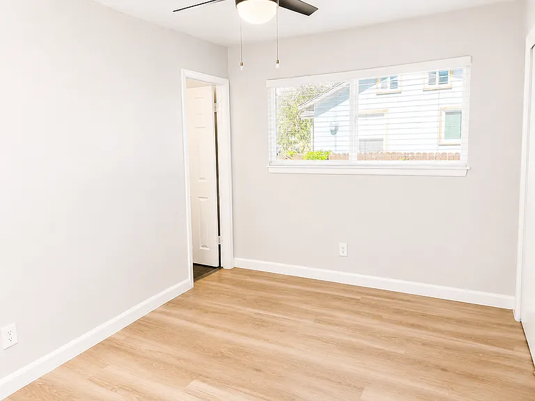 Malone Apartments — Photo 6