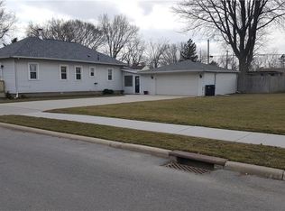 2139 Autokee St, Oregon, OH 43616