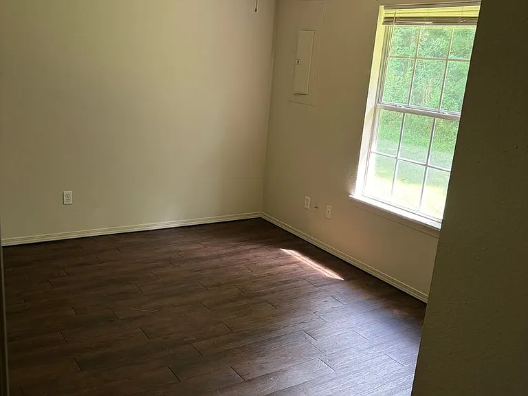 1075 Grinnel Cir — Photo 15