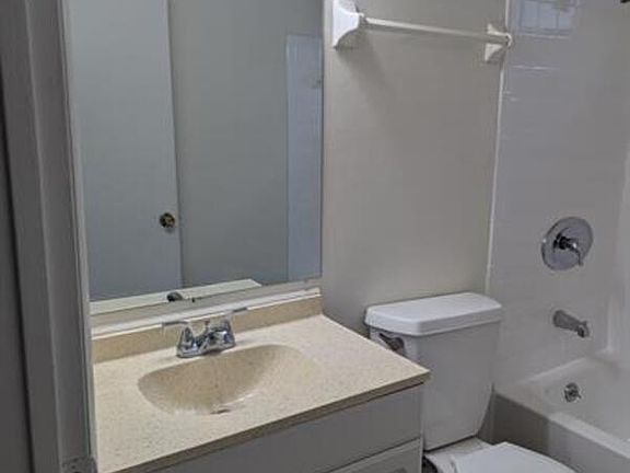 5th image of 2682 N Point Ct APT C