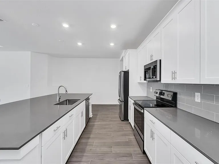 5768 Stephens Rd — Photo 10