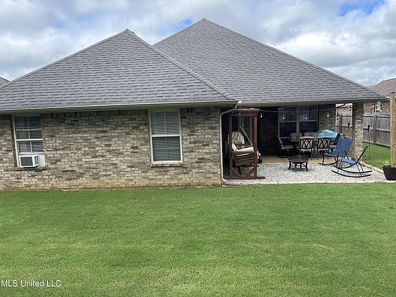 4th image of 3230 E Hartland Dr
