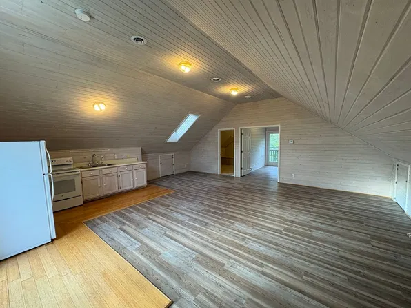 1852 Crystal Springs Lane, 1852 Crystal Springs Ln APT 2, Fairfield, IA 52556