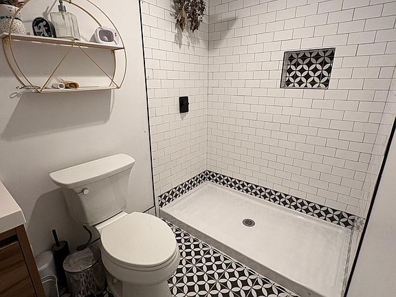 5th image of 8 Walnut Rd #1B