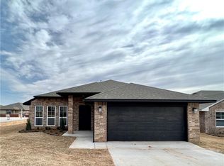 1112 Blackjack Creek Dr, Yukon, OK 73099