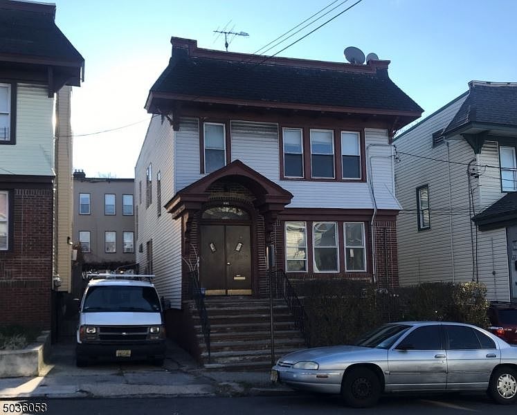 1st image of 713 18th Ave Floor 2
