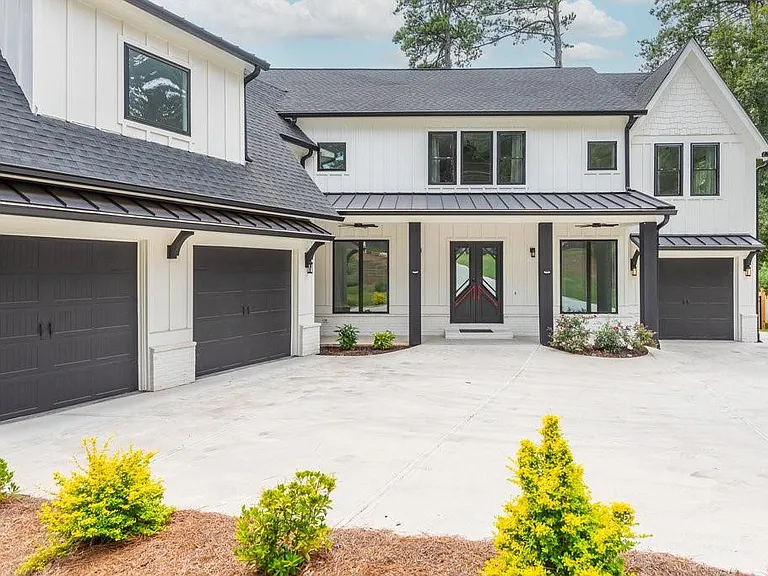 4056 Ashford Dunwoody Rd — Photo 8