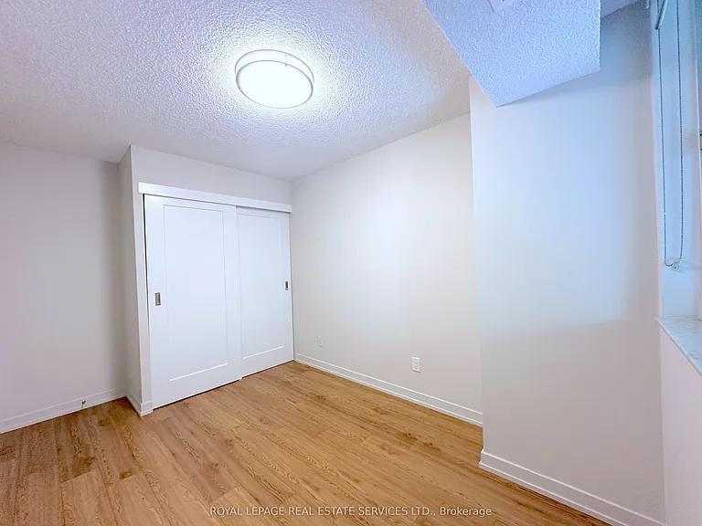 165 La Rose Ave #301 — Photo 11