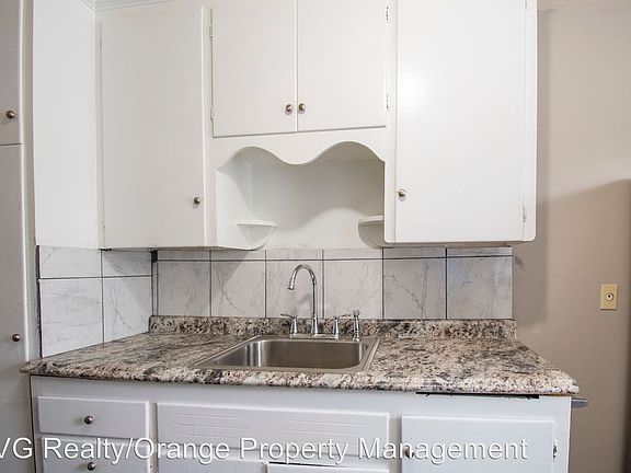 4th image of 625 S 35th St APT 19