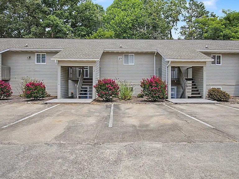 19 Shanna Dr — Photo 10