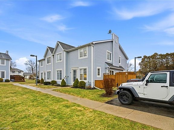 3rd image of 14 New Lakeshore Rd #48