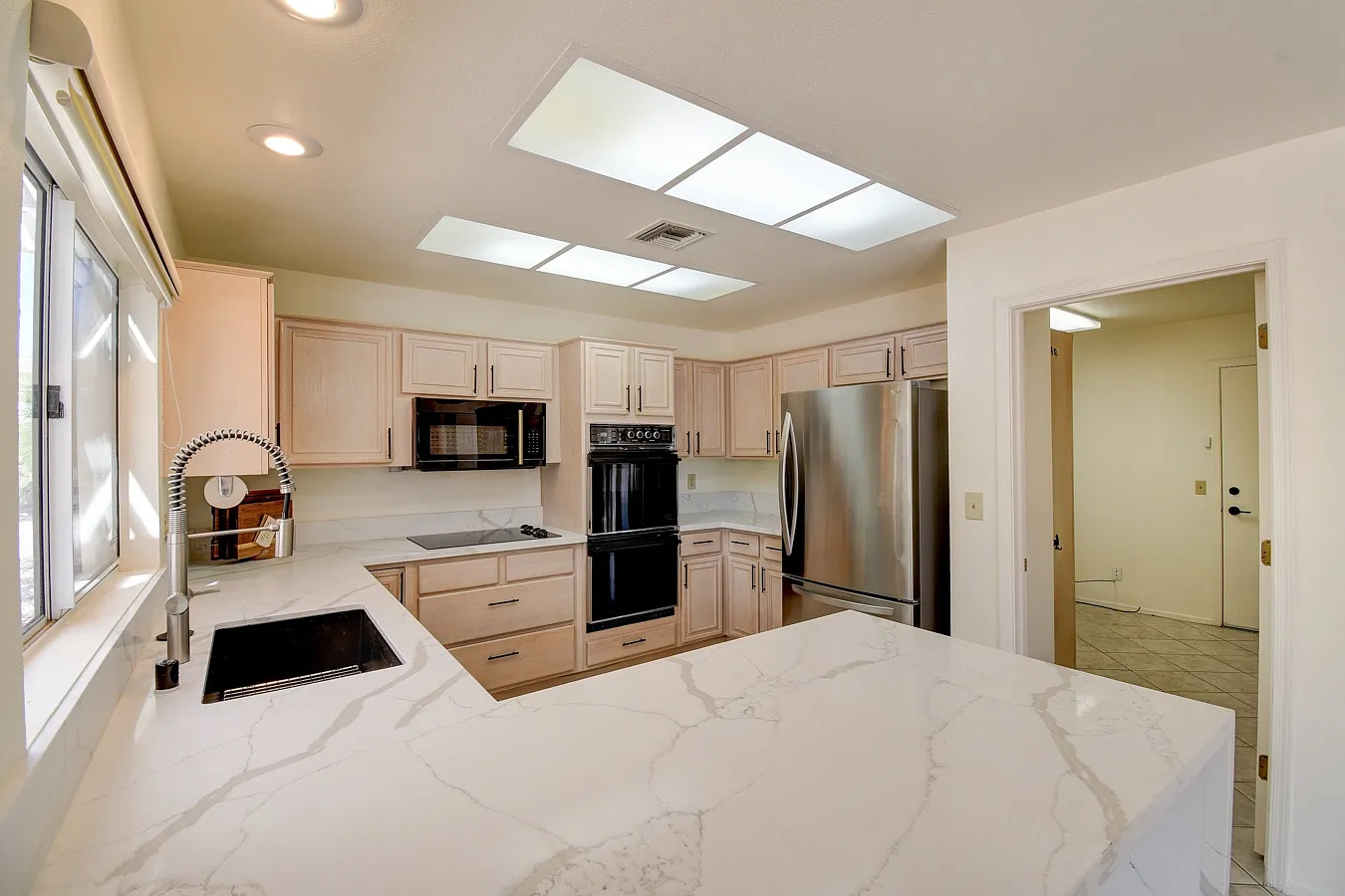 2 bed, 1804 sqft, $2,450 — Photo 4