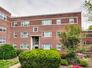 1303 N Ode St #1, Arlington, VA 22209
