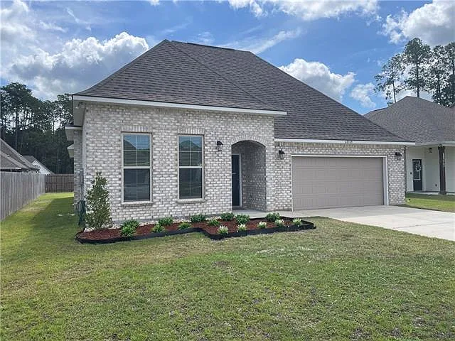 3 bed, 2.0 bath, 1930 sqft, $2,300 — Photo 1