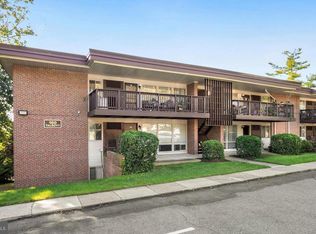 160 Talbott St, Rockville, MD 20852
