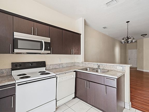 4th image of 1584 SW 2nd Street