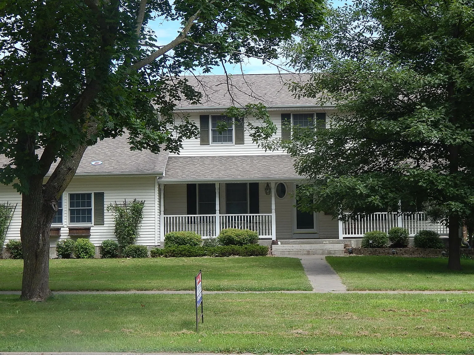 802 S College Ave photo 1