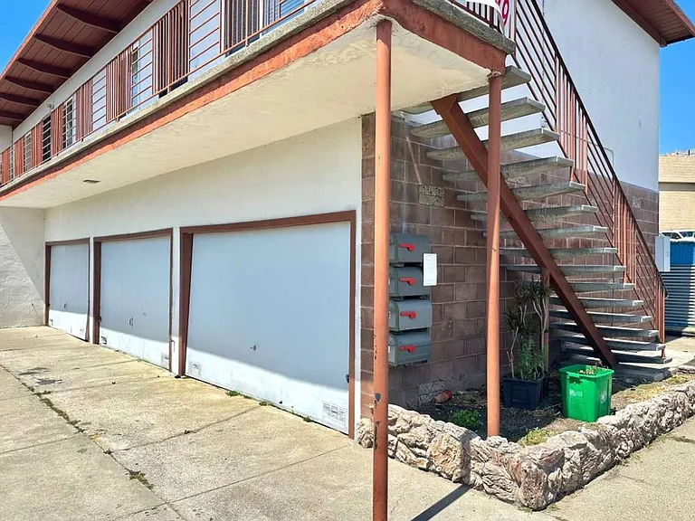 5071 Appian Way #C — Photo 9