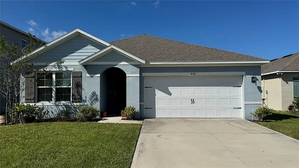3 bed, 2.0 bath, 1676 sqft, $2,145 — Photo 1