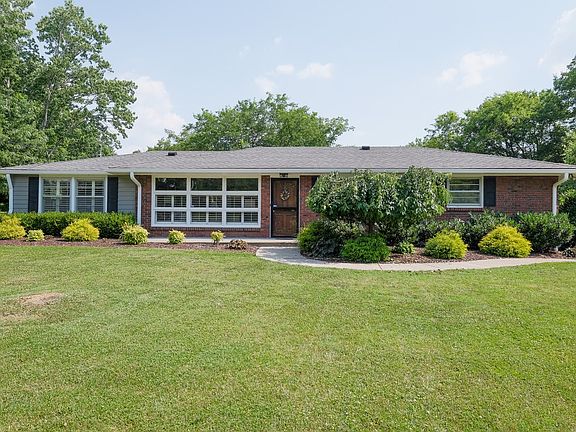 3rd image of 6737 Fleetwood Dr