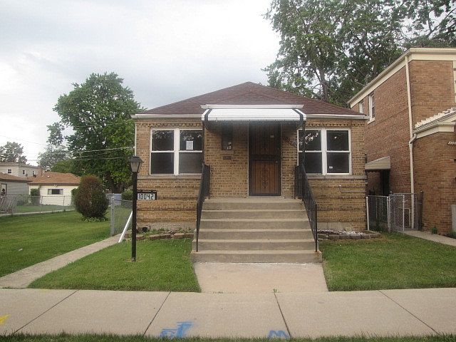 1st image of 10042 S Eberhart Ave