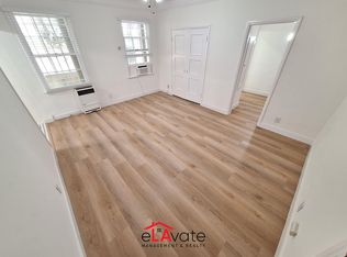 129 S Oakhurst Dr., Beverly Hills, CA 90212