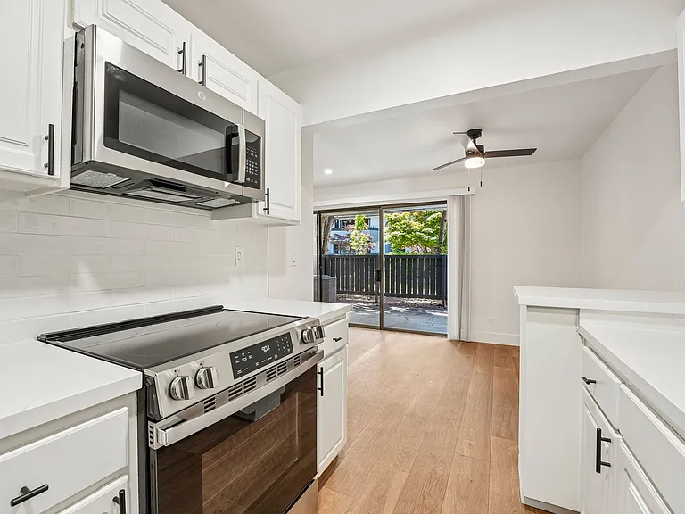 Summerwood Apartments — Photo 79