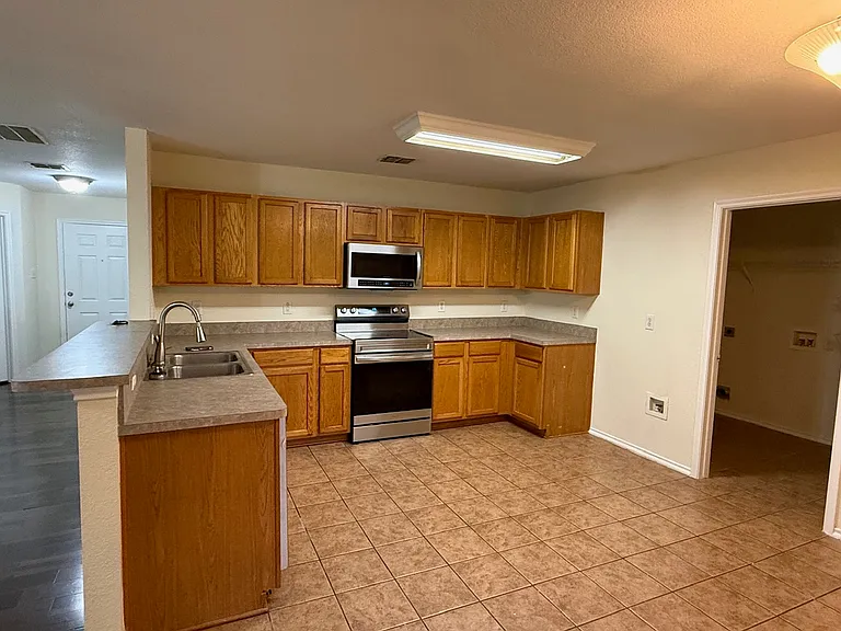 2929 Kimbrough Ln — Photo 10