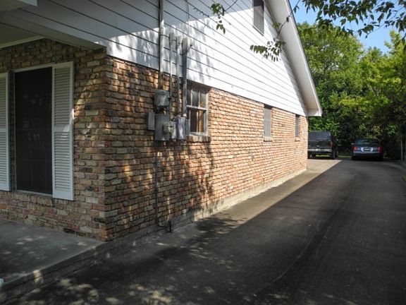 3rd image of 1219 Dallas St