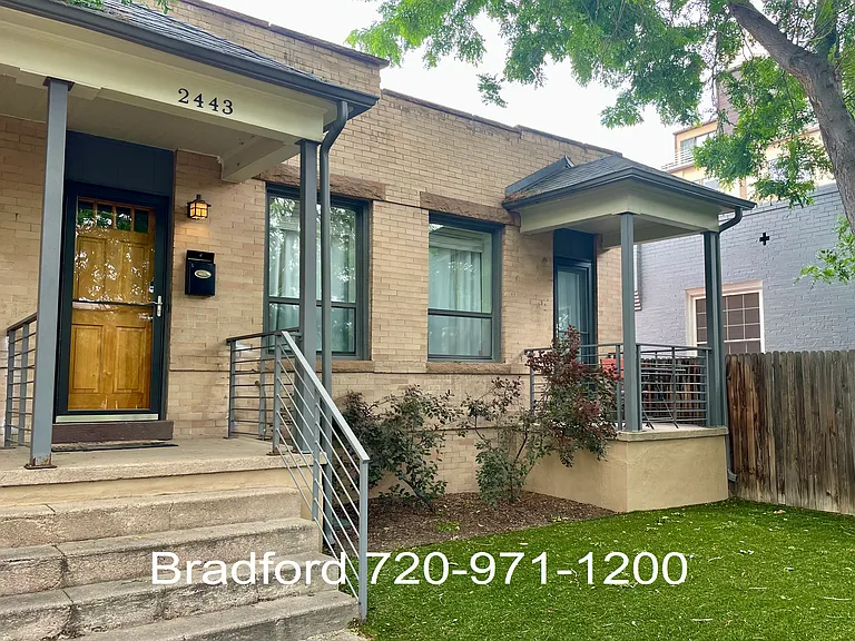 2443 W Argyle Pl — Photo 2