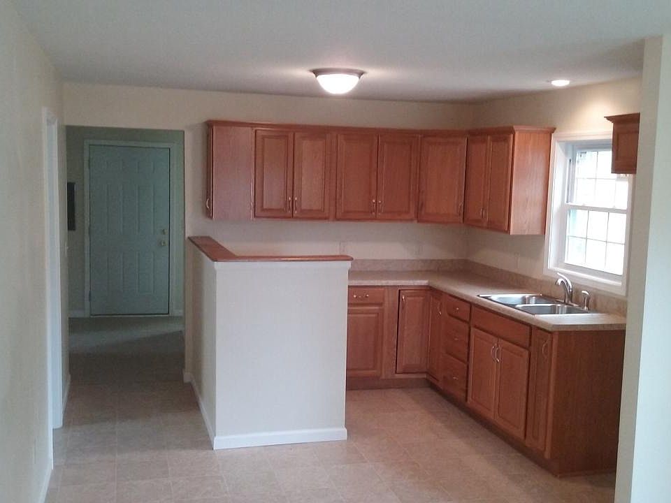 2nd image of 1106 Park St