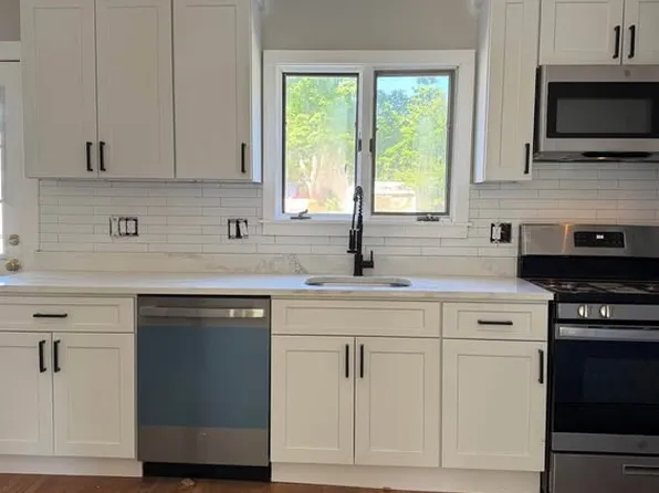 17 Park Rd, Plymouth, MA