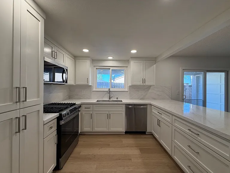 1120 Village Dr — Photo 15
