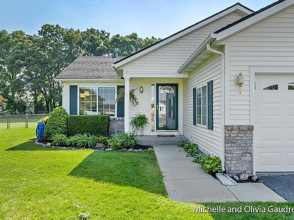 4th image of 1302 Oxbow Dr