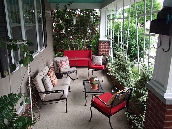 Private front porch