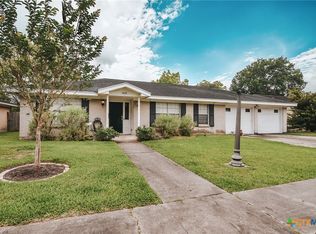 103 Kenilworth Glen St, Victoria, TX 77904