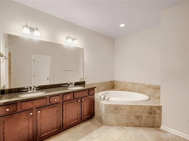 2444 Norwood Dr SE — Photo 25