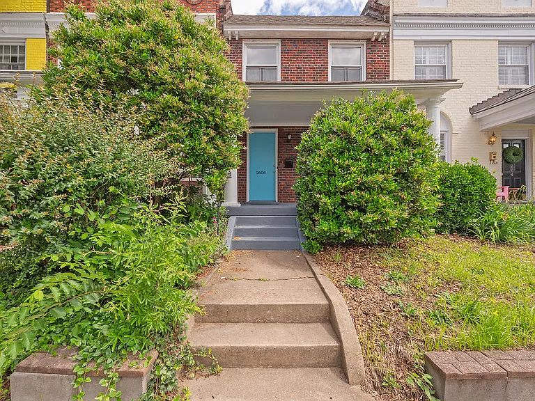 2606 Grayland Ave — Photo 3