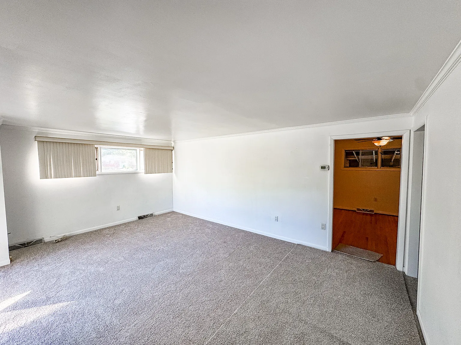 2 bed, 1.5 bath, 2198 sqft, $2,200 — Photo 4