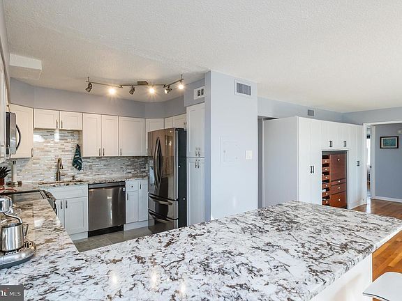 5th image of 1101 Saint Paul St Unit 1504