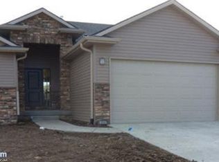 6526 Grays Peak Dr, Lincoln, NE 68521