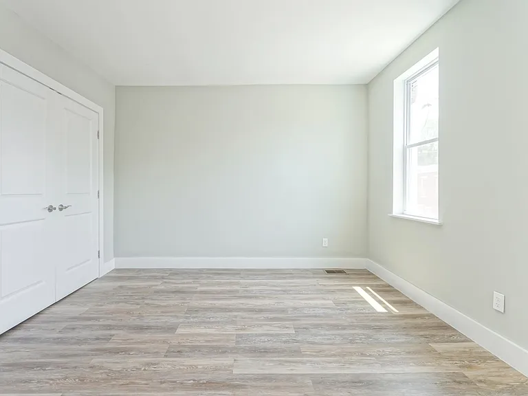 2733 Oakford St — Photo 18